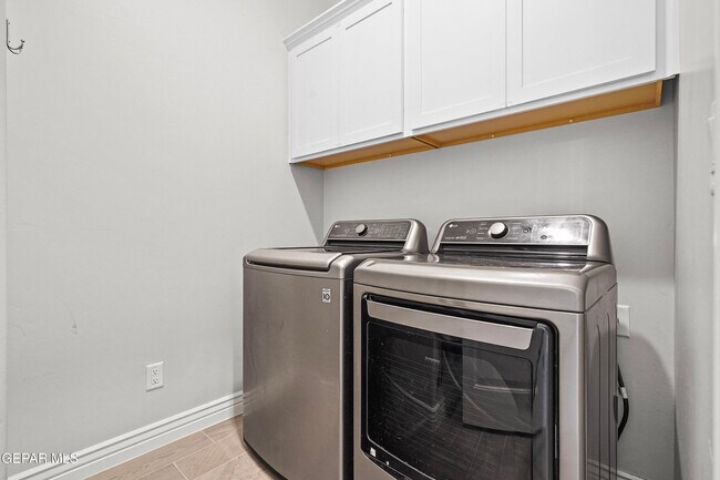 Building Photo - 13401 Carterton Ave