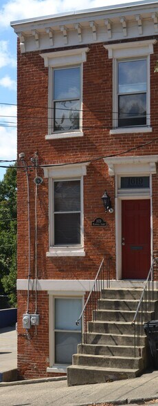 Front Entrance - 1619 Mansfield St