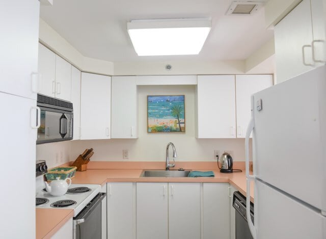 Kitchen - 221 E Grand Ave