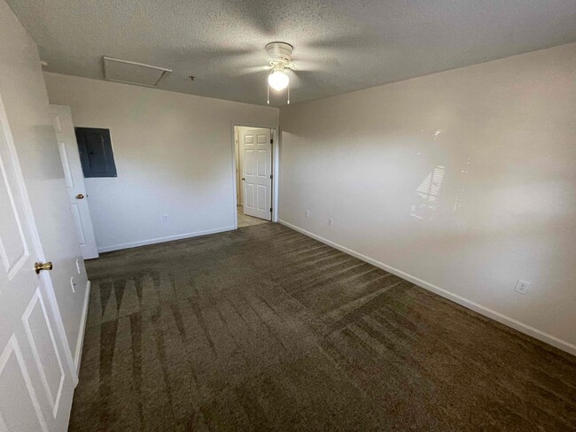 Building Photo - Rent $713/month********** 55+ Senior Commu...