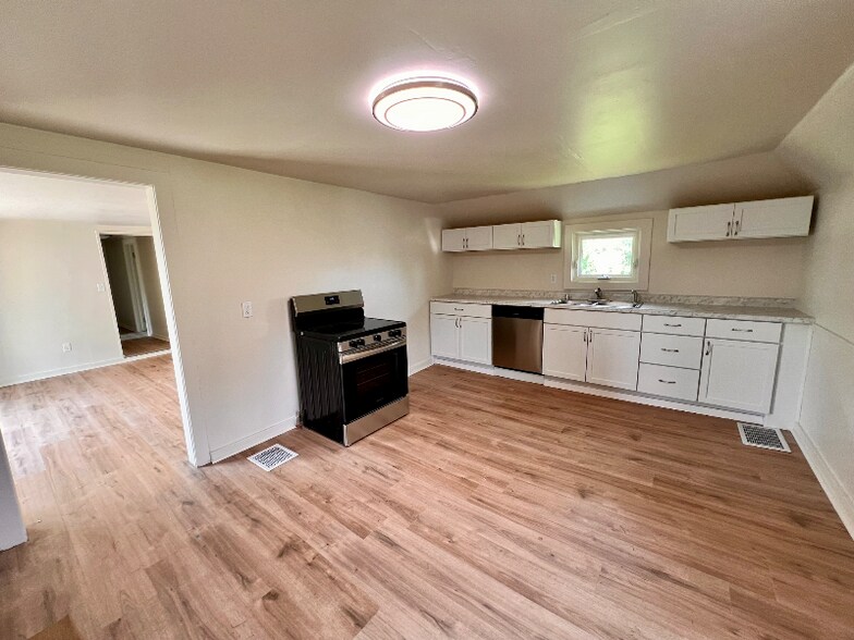 Building Photo - 3495 Caboose Ln