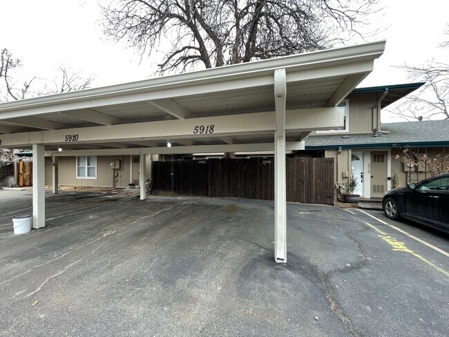 Building Photo - 5918 S Willow Way
