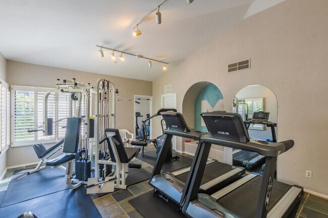 Building Photo - 6885 E Cochise Rd