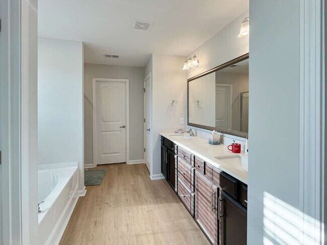 Building Photo - 44 Jazz Dr