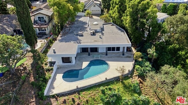 Building Photo - 3329 Dona Rosa Dr