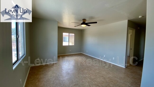 Building Photo - 208 E Yavapai Rd