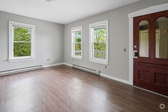 Building Photo - Oak