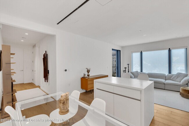 Building Photo - 601 Heck St