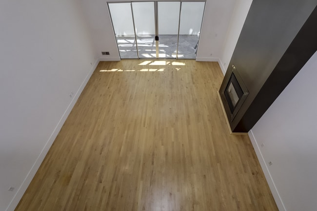 Building Photo - Luxurious Live/Work Loft in great DogPatch...
