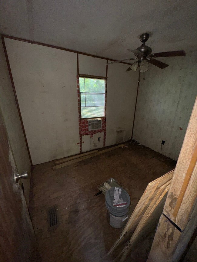 Building Photo - 1235 Paul Ln