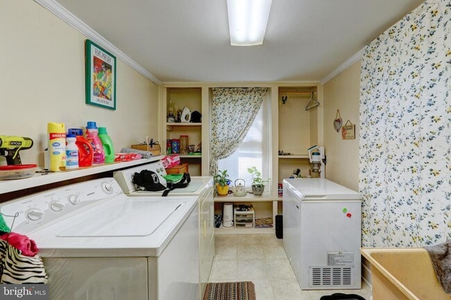 Building Photo - 220 Hazel Ave