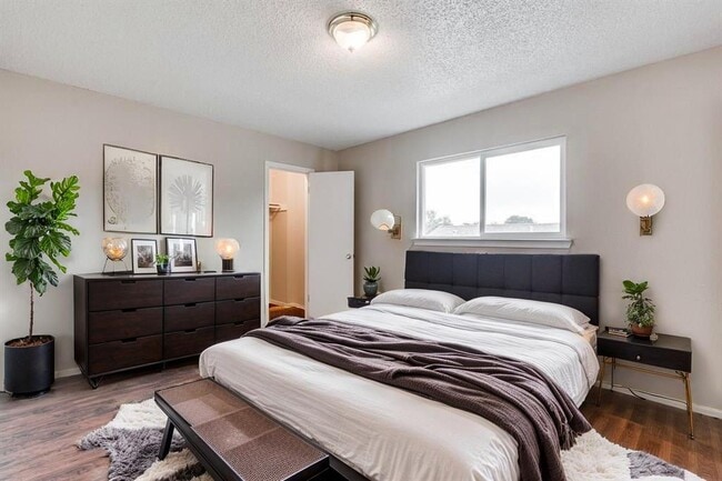 Building Photo - 2611 Ektom Dr