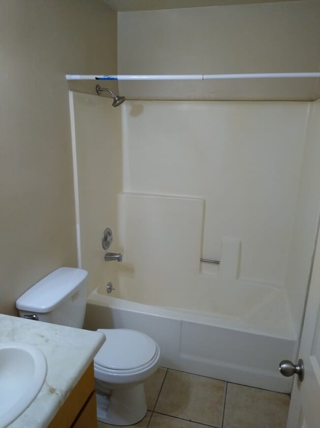 Building Photo - 171 College Way