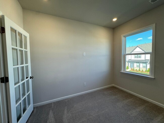 Building Photo - 5739 Coulee Ln