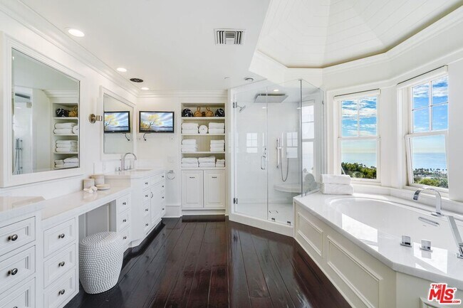 Building Photo - 6277 Sea Star Dr