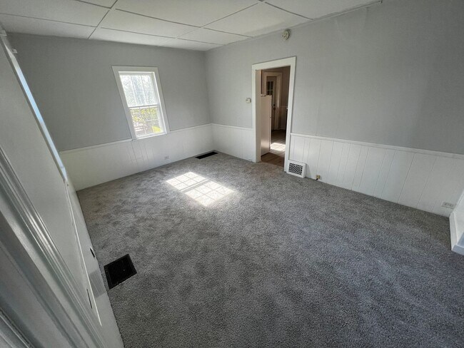 Building Photo - Looking for 2 roommates in a 4-bedroom house!!!