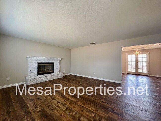 Building Photo - 7891 Corona Ave