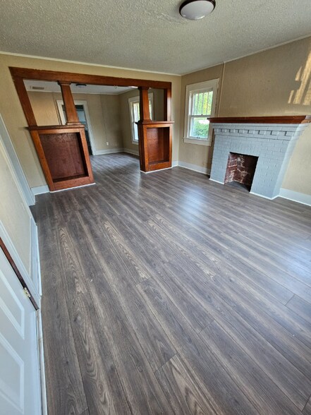 Building Photo - 1332 E Highland St