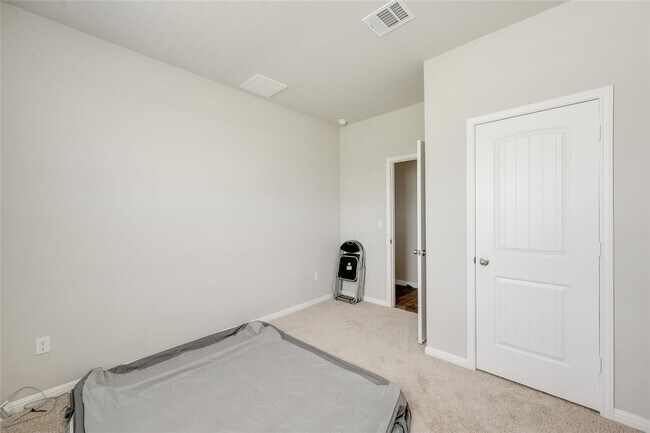 Building Photo - 102 Rainmaker Cv