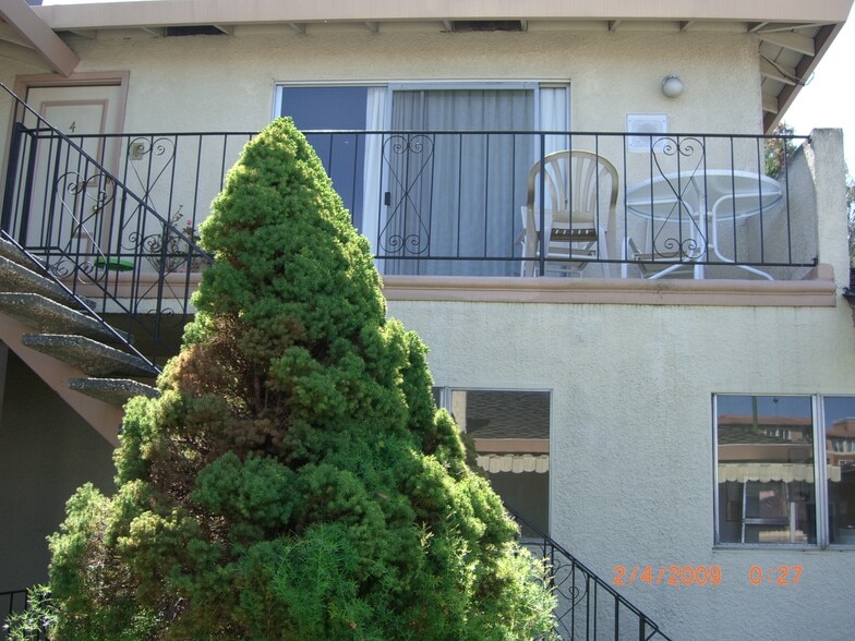 Deck - 3140 Neal Ave