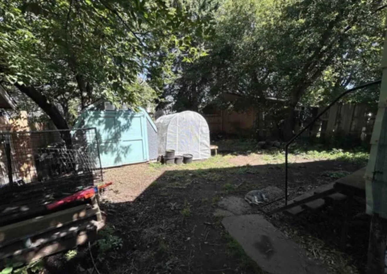 Building Photo - 608 Sutherland St