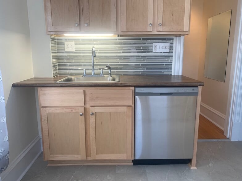 Close up of new dishwasher - 2645 Colfax Ave S