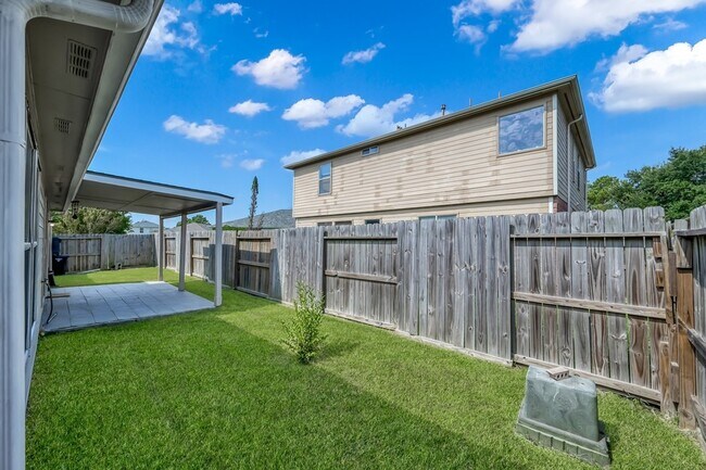 Building Photo - 7811 Holly Berry Ct