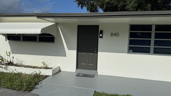 Building Photo - 840 S 63rd Ave