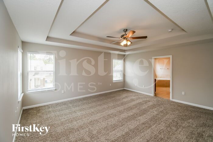 Building Photo - 1592 Oldenburg Dr