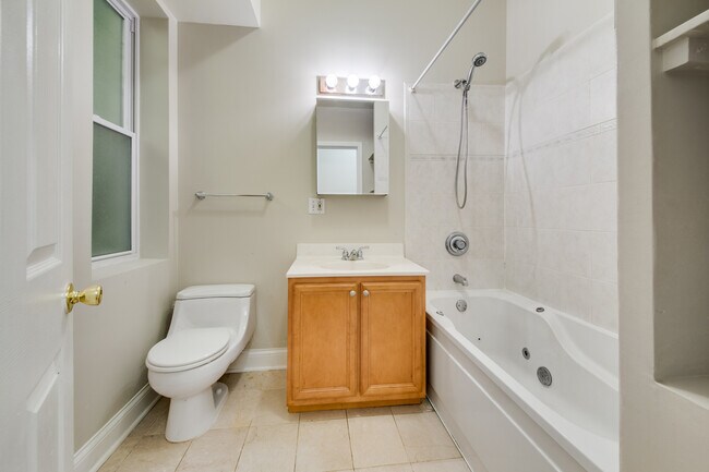 Building Photo - 5207 S Blackstone Ave