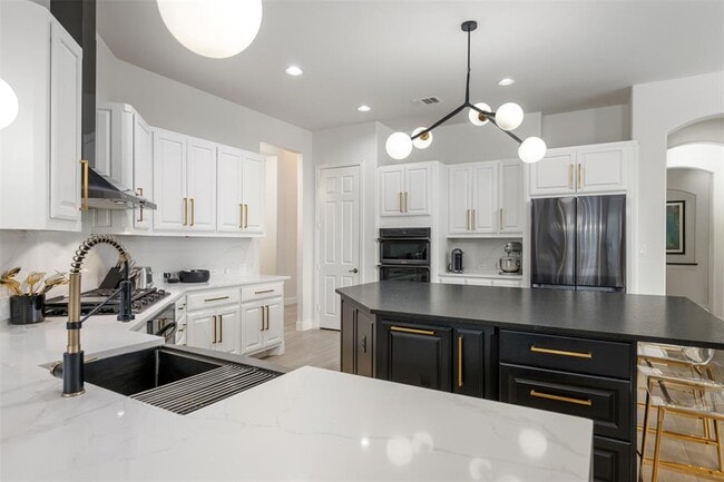 Building Photo - 409 Ridgetop Bend