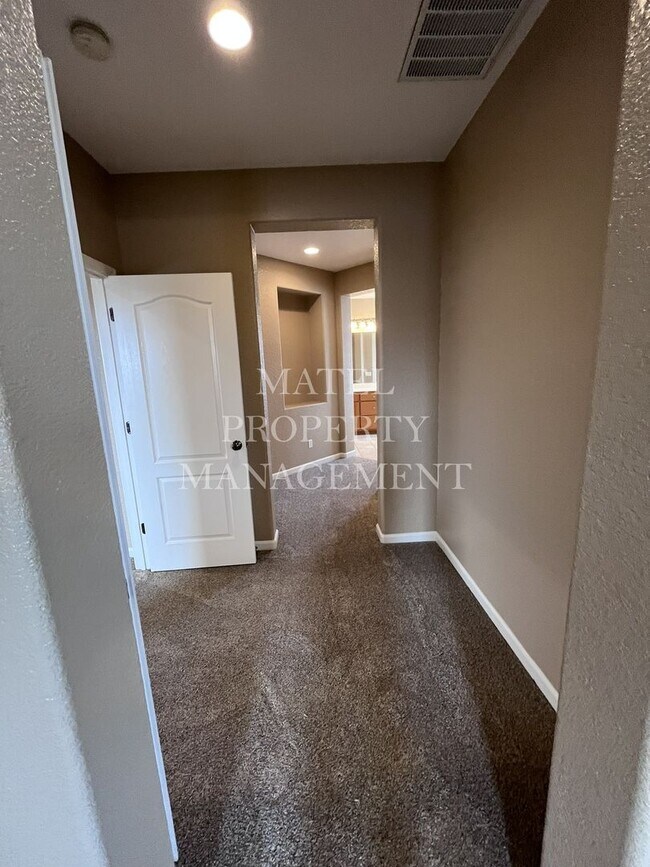 Building Photo - Move in Special see ad