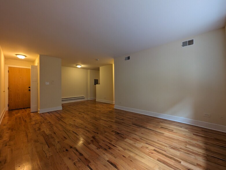 Building Photo - 557 W Arlington Pl