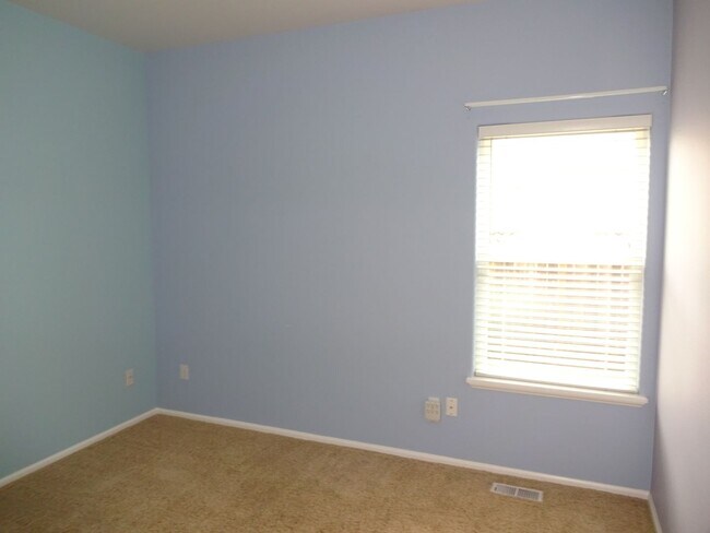 Building Photo - Charming 3 Bed, 2 Bath Home in Satna Clara