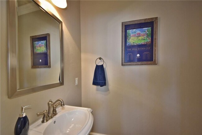 Building Photo - 16828 Little Leaf Ln