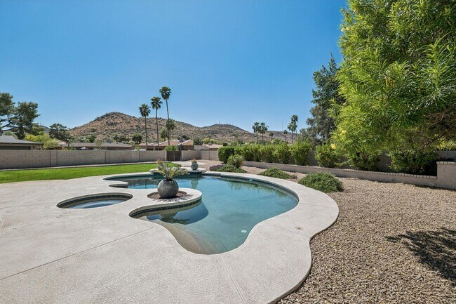 Building Photo - 13222 N 1st Ave