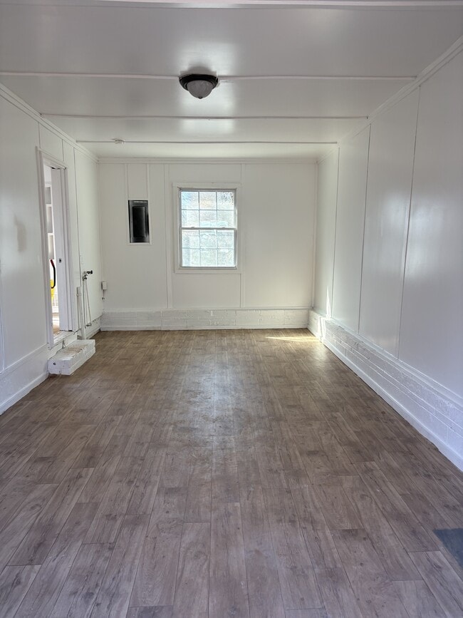 Building Photo - 3 Central Park Ct