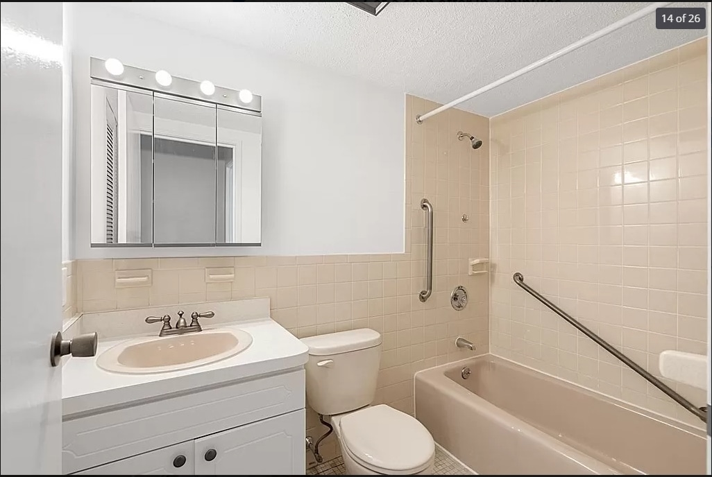 Building Photo - 43-51-51 Albion St