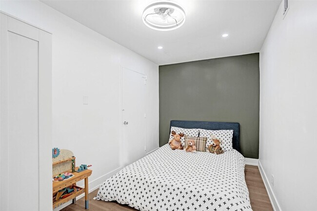 Building Photo - 4250 Galt Ocean Dr