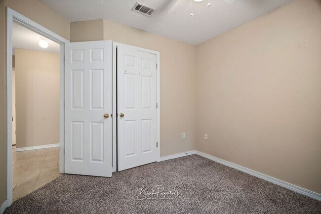 Building Photo - 4718 Lemoyne Vista