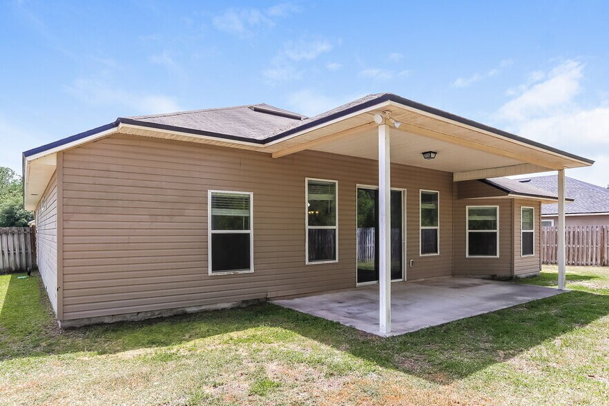 Building Photo - 11829 Parker Lakes Drive