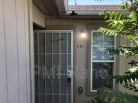 Building Photo - 453 Roberts St