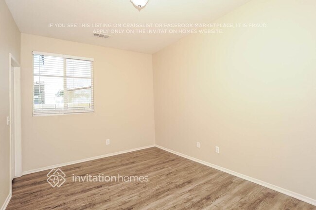 Building Photo - 5815 W Ave J 12