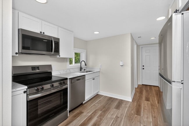 Building Photo - Newly Updated!! 3 Bedroom, 1 Bathroom Home in Des Moines!