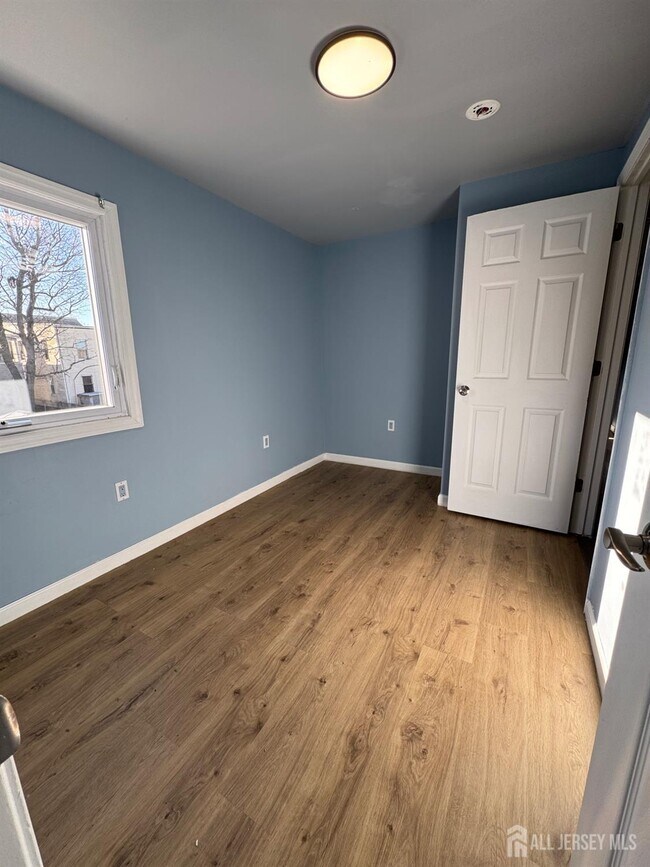 Building Photo - 150 Fabyan Pl