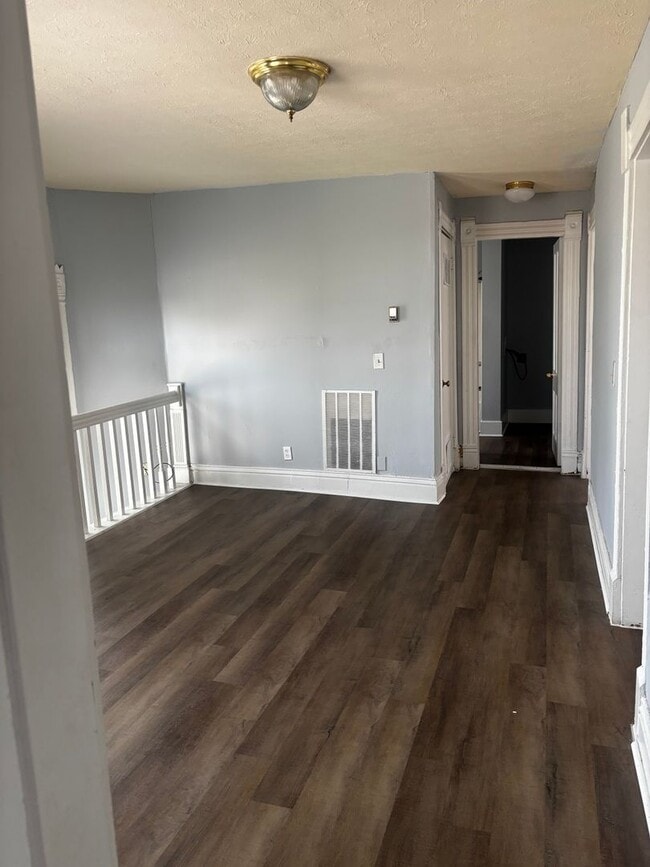 Building Photo - 1139 S 28th St
