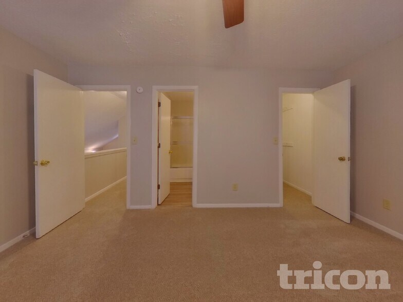 Building Photo - 1305 Old Countryside Cir