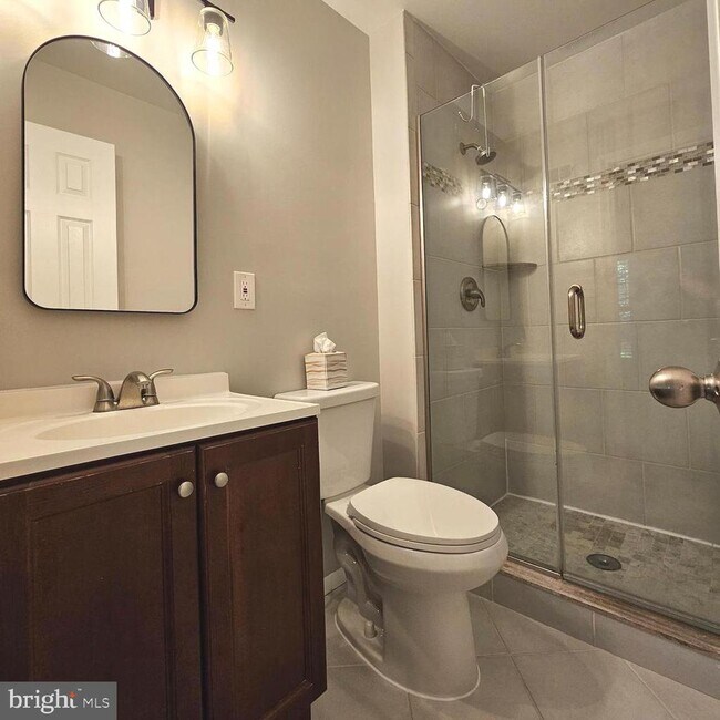 Building Photo - 6430 Shannon Station Ct