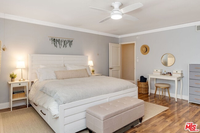 Building Photo - 4443 Saugus Ave