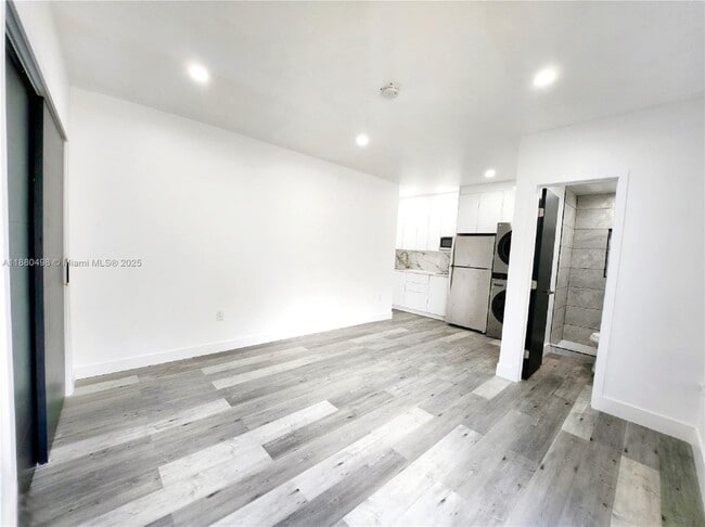Building Photo - 511 SW 15th St